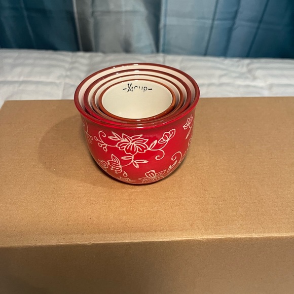Temp-Tations by Tara Floral Lace, Set of 4 Dry Measure Nesting Cups Red - Picture 2 of 4